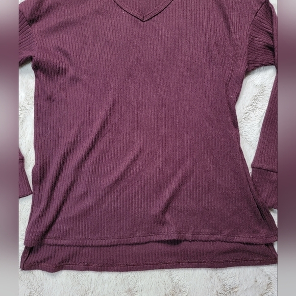 ✨️CL AEO American Eagle Outfitters Soft Ribbed Purple Long Sleeve Knit Top Sz XS - Picture 3 of 11